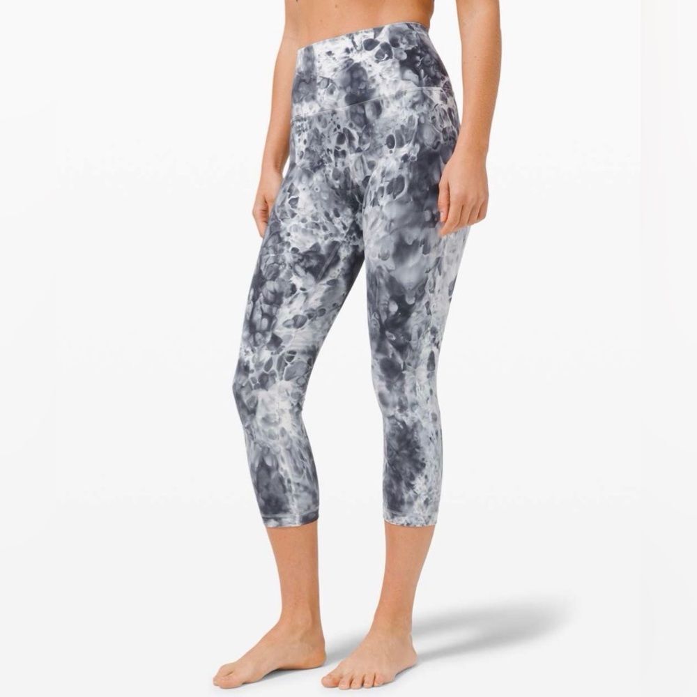 🤍‎ Lululemon Wunder Under High-Rise Crop 21" Marble Dye Classic Navy Size 6